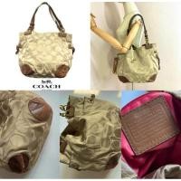 ราคา กระเป๋า Coach Beige/Brown Signature Fabric and Leather Tote รุ่นวินเทจ สวยมาก จุ ของได้เยอะ วินเทจมากๆ (29769847660)