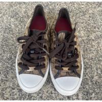 ราคา รองเท้าผ้าใบCoachของแท้ Size36 ส่งฟรีไม่ง้อโค้ด‼️ (15145640276)