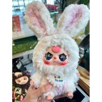 ราคา พร้อมส่งในไทย Baby Three Lily Rabbit Tow(เมืองกระต่าย) น้องกระต่ายหูยาวนั่งได้ สีขาวตาร้องไห้ (26721244857)