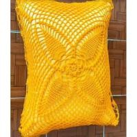 ราคา หมอนพระ หมอนถักใบใหญ่ถักมือแบบสวย สีเหลืองขนาดใหญ่ ใช้สำหรับบวชนาคถวายพระงานบวชงานบุญต่างๆ (29303617076)