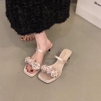 ราคา ✨New รองเท้าส้นสูงสไตล์ฝรั่ง ตกแต่งดอกไม้มีมิติ รองเท้าส้นสูงเรียบง่าย 3สี (23490063367)