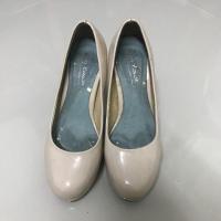 ราคา รองเท้าส้นสูงมือสอง สีครีม นู้ด (1267069423)