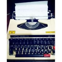 ราคา เครื่องพิมพ์ดีดรุ่นโบราณ พร้อมคู่มือการพิมพ์ (198096719)