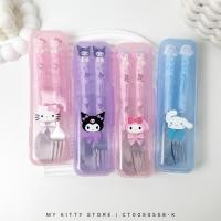 ราคา Hello Kitty My Melody ชุดช้อนส้อมเด็กแบบพกพาพร้อมกล่อง Kuromi Cinnamoroll Kids ชุดช้อนส้อมสแตนเลส (53304133483)