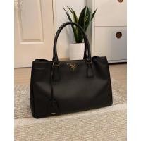 ราคา Used Prada Saffiano 33 1 zip สีดำ สภาพใช้งาน ของแท้ 100% (17363223405)