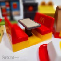 ราคา แฮปปี้มีล สัปดาห์ที่1 No.2 Booth ชุดโต๊ะเก้าอี้ในร้านแมคโดนัลด์ McDonald’s (29689235038)