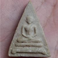 ราคา พระผงสามเหลี่ยม หลวงพ่อในกุฏิ วัดกุยบุรี ประจวบคีรีขันธ์ (49752055798)