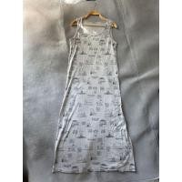 ราคา Uniqlo เดรสยาวสีเทาลายเพื่อนสนูปปี้คอกลมแขนกุดไซส์Lอก36สะโพก40ยาว51(งานมือสอง)30 (40466551951)