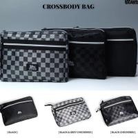 ราคา 200.- เคลียร์ Stock // กระเป๋าสะพายข้าง / คาดอก เรียบๆสไตล์ WRS BRAND (15991033162)
