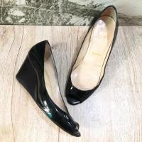 ราคา รองเท้าแบรนด์เนมมือสอง Christian Louboutin s.39 made in Italy แท้% (2454522348)