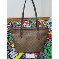 ราคา Coach tote zip 16 แท้ (7121675061)