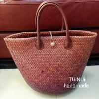 ราคา กระเป๋าถือ/สาน ทรงแตงโม ใบใหญ่ สีน้ำตาลแดง (20684838102)