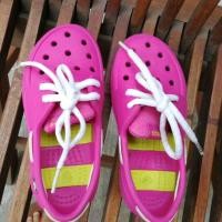 ราคา Crocs แท้ มือสอง ไซส์ C 10 รองเท้าลำลองเด็กผู้หญิง ไซส์ C 10 (4413570868)
