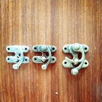 ราคา ไกปืน​สีทองเหลือง​รมดำ​เล็ก, ใหญ่​ (1563792075)