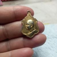 ราคา หลวงพ่อแพวัดพิกุลทองปี12 (43561896055)