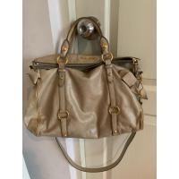 ราคา กระเป๋าหนังแท้ แบรนด์ miu miu vintage มือสอง (51350910447)