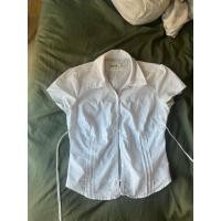 ราคา [มือสอง] เสื้อคอปกแขนสั้น ผูกเชือกได้ กระดุมหน้า แบรนด์ Hollister size XS (55206854705)