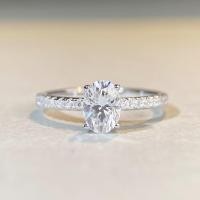 ราคา จริง Moissanite 1ct คลาสสิกรูปไข่ตัดสีขาว D หินด้านข้างออกแบบแหวน S925 เงินสเตอร์ลิงพร้อมการรับรอง GRA สามารถ Pass Test สําหรับหมั้นข้อเสนองานแต่งงานวันเกิด (24420035195)