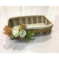 ราคา ตะกร้าหวาย และผักตบชวา ขนาด 30 x 16 x 8 cm พร้อมดอกไม้ประดิษฐ์สวยงาม #03 (1858461562)