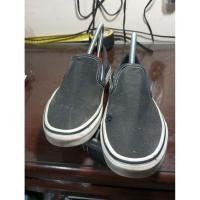 ราคา รองเท้าผ้าใบมือสองสีดำ (42810396348)