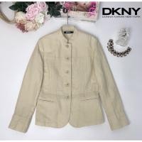 ราคา ❌sold❌Jacket DKNY like new ผ้าหนากลางๆ กระเป๋าหน้าสองข้าง สาวๆ สาย biker สายแค้มป์ปิ้งจัดไปเลยค่ะ (14436289571)