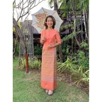 ราคา ผ้าไหมแท้ทอมือ3ตะกอจับคู่ผ้าไหมแท้สีพื้น4เส้นสีส้ม (15483815514)