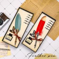 ราคา ชุดปากกาขนนกย้อนยุควันเกิดของขวัญเด็กวันวาเลนไทน์ปากกาแนวทแยงหมึกแกะสลักชุดปากกาขนนก โอ6ถาม5 (42227739280)