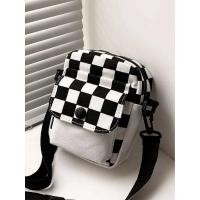 ราคา กระเป๋าสะพายข้าง Crossbody Bag ผ้าแคนวาส ลายตารางหมากรุก สีดำขาว (19338524262)