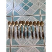 ราคา ​[Vintage 1980s] ชุดช้อนกาแฟทองเหลืองด้ามไม้ งานฝีมือเก่าแก่ 40 ปี (ชุด 10 คัน) งานสั่งทำหายาก (41327689191)