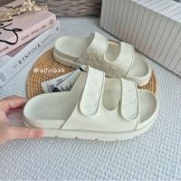 ราคา Sale MLB Chunky two strap Sandals -NY รองเท้าแตะแบบสวม สีครีม สีขาว (14438353717)
