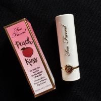 ราคา จํากัด Too Faced Peach Kiss Kiss Moisturizing Me Lipstick Now ลิปสติกให้ความชุ่มชื้นเปลี่ยนสีสไตล์ใหม่ 1.4 (43277736684)