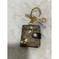 ราคา พวงกุญแจ Coach Signature Canvas Bee (C8624) พร้อมส่ง แท้% (23321735920)