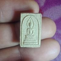 ราคา พระผงสมเด็จอรหัง พิมพ์คะแนน เนื้อข้าวก้นบาตร ฝังตะกรุดเงิน หลวงพ่อเกษม เขมโก ปี2535 (41427615978)