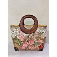 ราคา กระเป๋ากระจูดสานหูไม้แต่งลูกไม้สีชมพูปูน (25675606983)