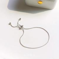 ราคา - simple stripe bracelet สร้อยข้อมือลายเรียบแบบรูดเงินแท้ ปรับขนาดได้ เหมาะสำหรับคนแพ้ง่าย (40868217087)