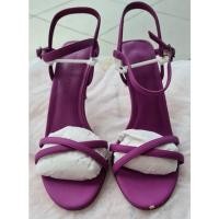 ราคา พร้อมส่ง!!! รองเท้า Charles & Keith รุ่น CRISS CROSS BLADE HEEL SANDALS สี Fuchsia : Size 37 (ทัก Inbox เพื่อขอโปรส่งฟรี (22577156510)