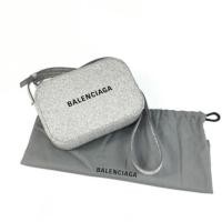 ราคา Balenciaga everyday logo camera xs stamp w ใหม่ล่าสุด (3216838124)