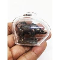 ราคา พญาหมูเขี้ยวเพชร หลวงปู่กาหลง เขี้ยวแก้ว วัดเขาแหลม ปี 52 เนื้อนวะอาบทองแดง พร้อมเลี่ยมกรอบกัน (14621826168)