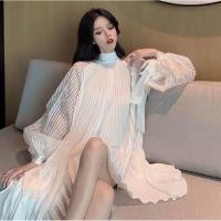 ราคา มินิเดรสอัดพลีทสีขาว ดีไซด์คอเต่าผูกคอหลังป้ายypyพร้อมส่ง (9627495970)