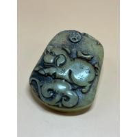 ราคา จี้หินมงคลแกะสลักรูปหมูแบกก้อนทอง พร้อมคฑายู่อี่ (17494514956)