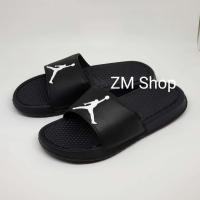 ราคา Hitam Nike Benassi Air Jordan Men& 39;s Sandals Grade Ori / Slip On Slide Sandals - สีดํา, 39 (25887500284)
