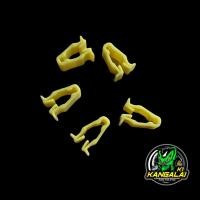 ราคา กิ๊บล็อคช่องใส่ของPCX สีเหลือง ชุดละ5ตัว (7168242713)