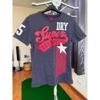 ราคา เสื้อยืดผู้ชายมือสองแบรนด์ Superdry มือสอง ของแท้ 100% (45306274725)