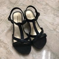 ราคา -used- รองเท้าส้นตึกรัดส้น ของแท้ (4702841834)