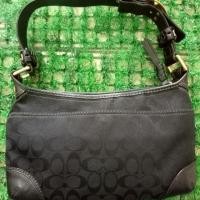 ราคา กระเป๋าสะพาย​ไหล่ผ้าสีดำ (891613815)