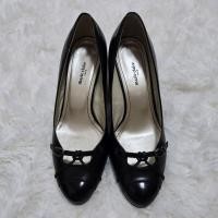 ราคา รองเท้าส้นสูง 2 นิ้ว มือสอง ไซส์ 35-36 (22.5) สีดำ (20787496600)