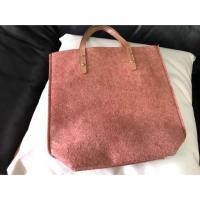 ราคา กระเป๋าถือ bossini สภาพสวย (7729184646)