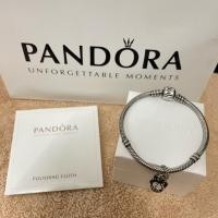 ราคา 2nd hand - ของแท้ 100% สร้อยข้อมือ Pandora + charm (พร้อมถุงและกล่อง charm) (43923537775)