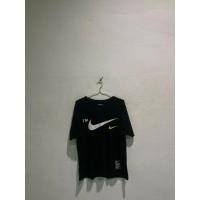 ราคา เสื้อยืด Nike Sportswear TM ไนกี้สีดำ สภาพดีมาก (28872620629)