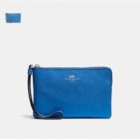 ราคา กระเป๋าคล้องมือ Coach size s (6106124334)